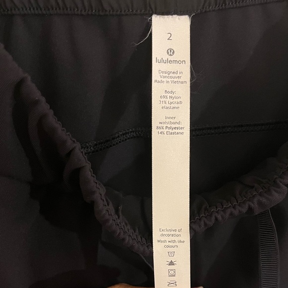 Lululemon On the Fly Short *2.5" Black 2 - Picture 16 of 16